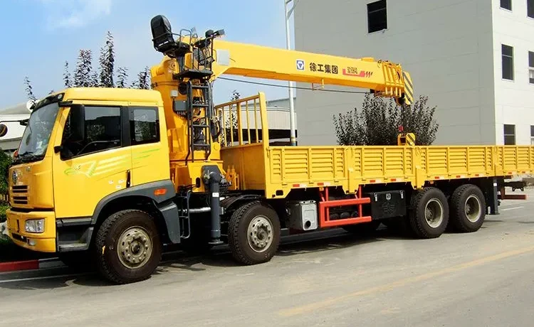 10 ton crane pickup Truck in UAE